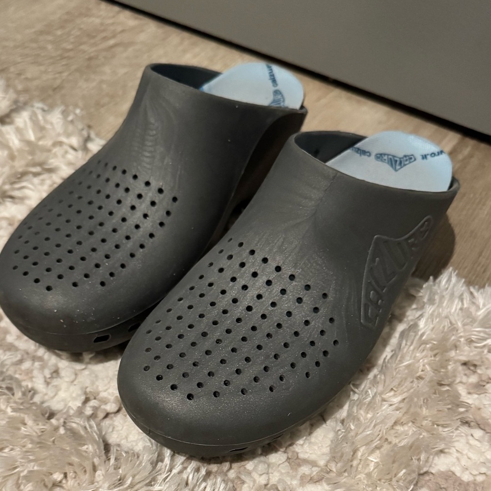 Calzuro Classic Clog with Holes and Inserts